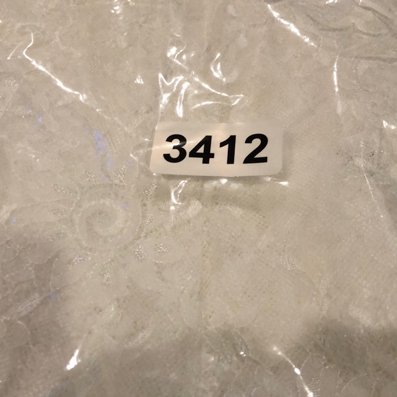 ❤️💋🌸🐝 Elegant White Lace Kimono‼️🥰 - Picture 8 of 8